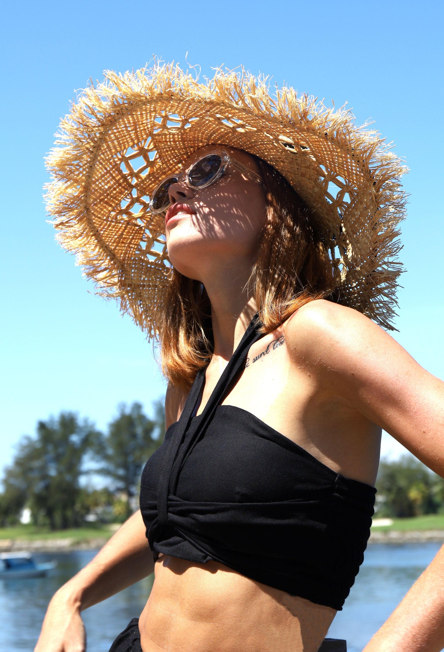CROPPED BLACK HALTER TOP - Woman - Acqua Bonita