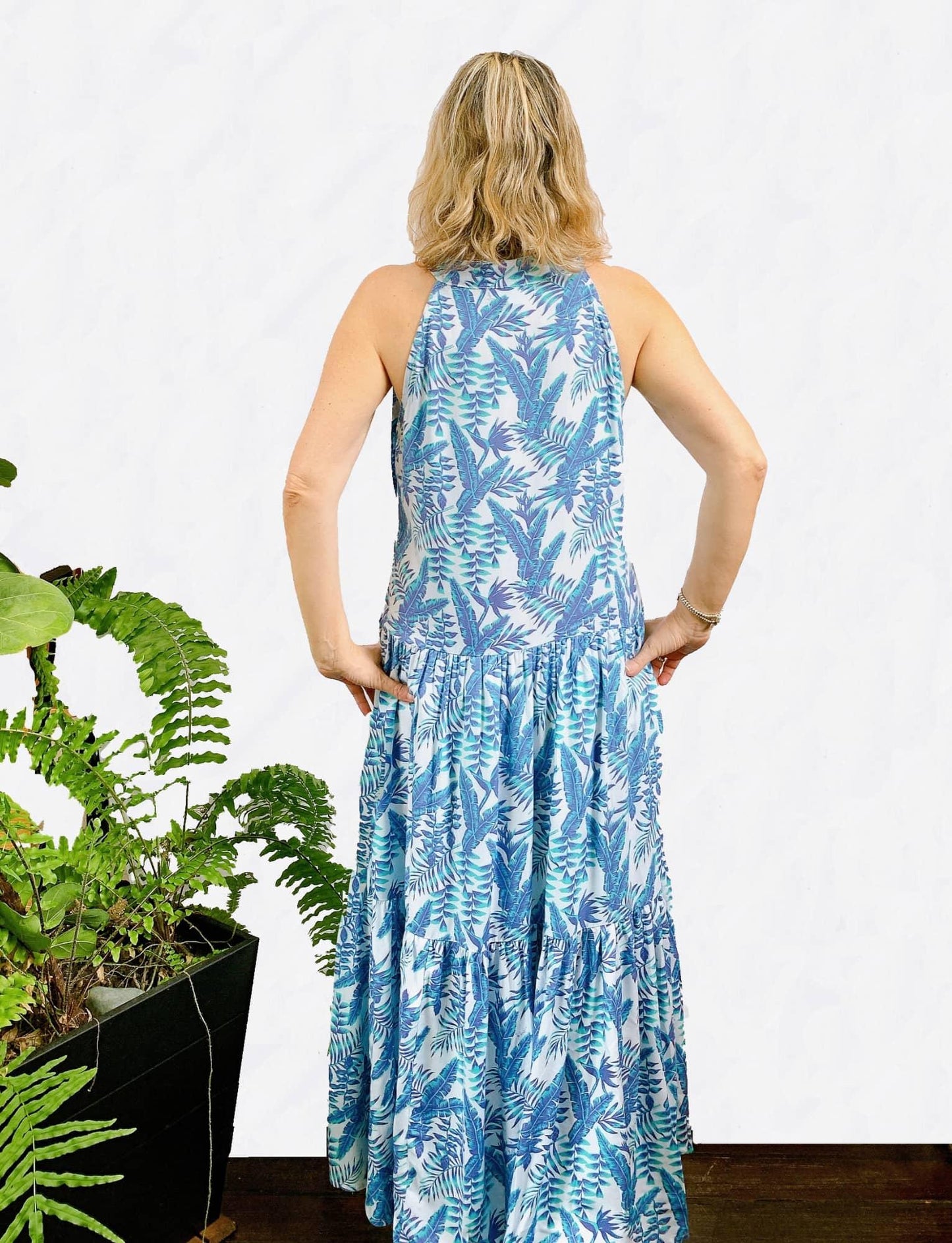 LOULOU HALTER DRESS - BLUE PALM - Woman Dress - Acqua Bonita