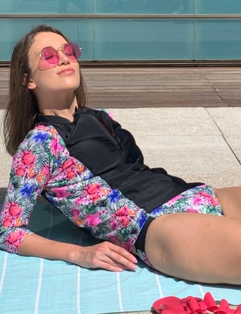 RASH SHIRT AND BRIEFS SWIM SET IN PINK FLORAL PRINT - - Acqua Bonita
